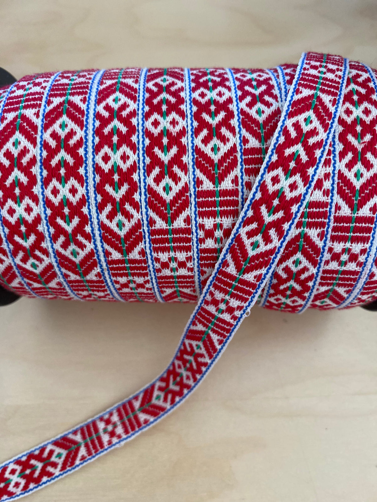 Swedish Ribbon - Dräktband 13mm Red/ White/Green 1191 – Pappa Sven